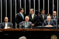 Aplausos, faixas e cartazes estão vedados a convidados nas galerias, alerta  Lewandowski