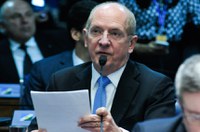 Bauer questiona Dilma sobre falta de registro de dívida com bancos públicos