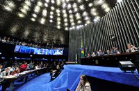 Críticos de Dilma apontam legalidade do impeachment; aliados veem ameaça à democracia