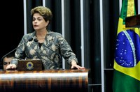 Dilma: 'receio que a democracia seja condenada junto comigo'
