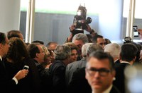 Dilma Rousseff é recebida no Senado por aliados e manifestantes