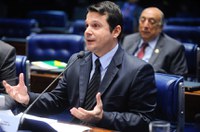 Em resposta a Reguffe, Dilma diz que não descumpriu a lei 