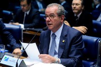 José Aníbal diz que Dilma 'terceiriza suas responsabilidades'