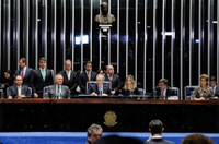 Lewandowski suspende oitiva de Dilma Rousseff para almoço