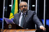 Paim diz que processo de Dilma é precedente para cassar prefeitos e governadores