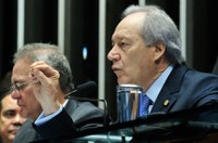 Senadores são juízes e não acusadores, adverte Ricardo Lewandowski
