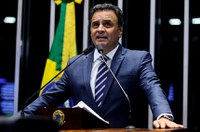 Aécio acusa defesa de Dilma de tentar desqualificar adversários