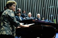 Diante da crise, oposição e situação devem se unir pelo Brasil, diz Dilma 