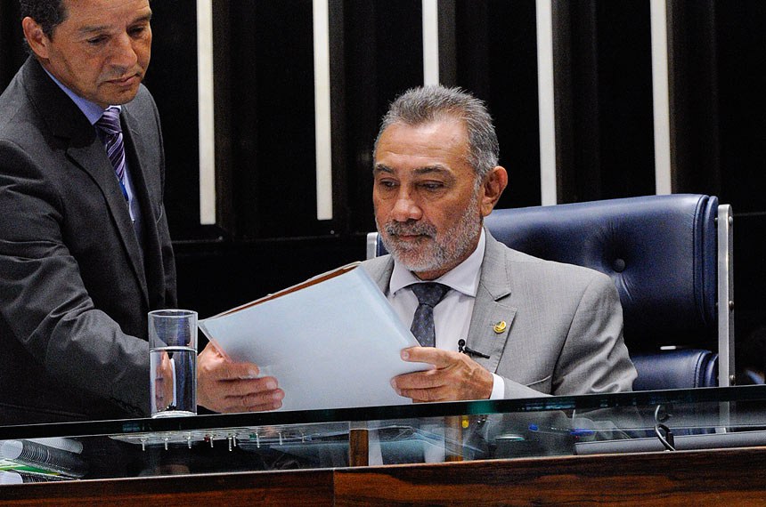 A leitura foi efetuada pelo senador Telmário Mota (PDT-RR), na presidência da sessão