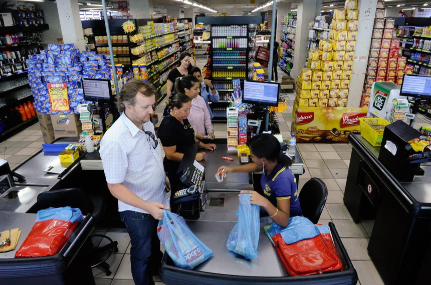 Supermercado no Distrito Federal: reduzir, reutilizar e reciclar são as regras básicas para adotar o consumo consciente