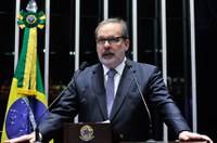 Armando cobra inclusão de Pernambuco no Programa de Parceria de Investimentos