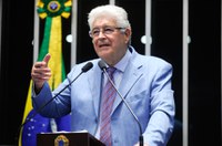 Requião pede que senadores votem contra PEC dos Gastos
