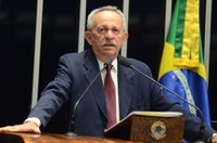 Benedito de Lira manifesta apoio à vaquejada
