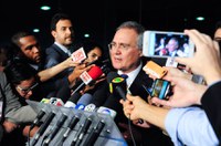 Renan confirma ida a reunião de Temer para evitar crise institucional
