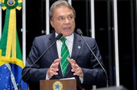 Alvaro Dias apoia PEC dos Gastos mas diz que a medida não é 'a salvação do país'