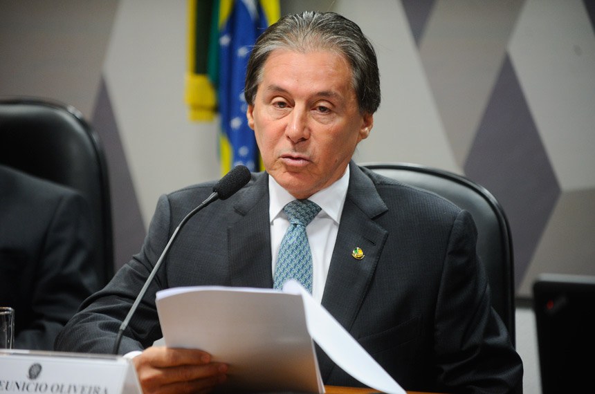 Senador Eunício Oliveira (PMDB-CE), relator da PEC dos Gastos na Comissão de Constituição, Justiça e Cidadnia