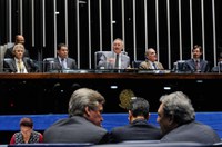  Renan defende PEC do Teto dos Gastos Públicos em sessão temática