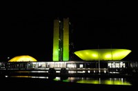 Congresso é iluminado na cor verde em homenagem às vítimas do voo da Chapecoense