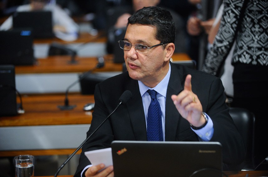 A proposta, do senador Ricardo Ferraço (PSDB-ES), institui a jornada flexível, na modalidade de contrato de trabalho intermitente
