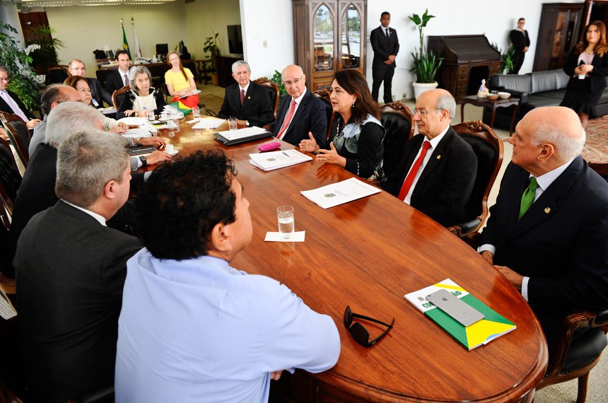 Senadores que integraram a Comissão do Extrateto acompanharam a relatora, senadora Kátia Abreu (PMDB-TO), em reunião com a cúpula do Judiciário. Em pauta, os salários dos servidores públicos