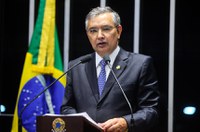 Eduardo Amorim lamenta sucateamento de Sergipe e culpa governo do estado