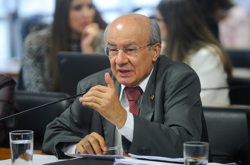 O primeiro-secretário do Senado, José Pimentel, participará da abertura do Congresso Nacional de Câmaras Municipais