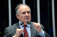 Cristovam critica aprovação de Alexandre Moraes e sugere novas regras para escolha de ministro do STF