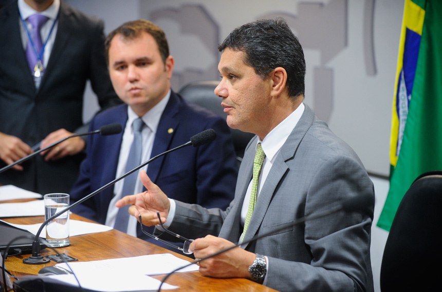 O senador Ricardo Ferraço (PSDB-ES) é o relator da MP 755/2016