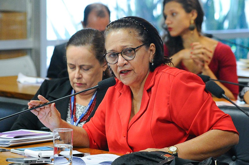 Senadora Fátima Bezerra, durante audiência pública na Comissão de Direitos Humanos e Legislação Participativa sobre as consequências da reforma da Previdência para as Mulheres