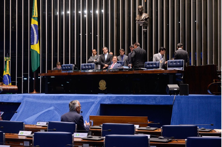 O presidente do Senado, Eunício Oliveira, informou que o projeto será enviado para análise das Comissões de Constituição, Justiça e Cidadania e de Assuntos Econômicos, podendo, em seguida, ser apreciado em Plenário