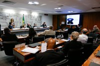 Tarifas altas e serviços de telefonia ruins são criticados no Conselho de Comunicação 