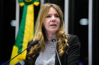  Vanessa Grazziotin acusa Temer de jogar o peso da crise econômica sobre os pobres