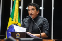 Magno Malta questiona concessão de prisão domiciliar a Adriana Ancelmo