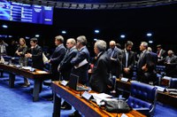 PEC que acaba com foro privilegiado volta para a CCJ