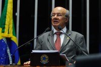 Pimentel demonstra preocupação com proposta de reforma da previdência