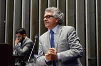 Ronaldo Caiado celebra iniciativas do Ministério da Educação