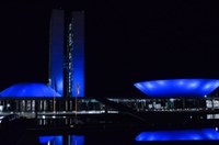 Senado é iluminado com a cor azul para lembrar o Dia Mundial do Autismo