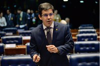 Senadores condenam declarações de Bolsonaro
