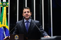 Reguffe defende Uber e critica projeto do abuso de autoridade