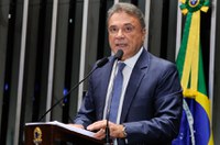 Alvaro Dias diz que modelo de governança do Brasil está baseado na corrupção