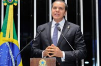 Ataides Oliveira defende corte na taxa Selic