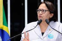 Fátima Bezerra critica a forma como foi lançada a base nacional curricular comum