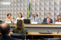 CDH debate impacto das reformas previdenciária e trabalhista para professores e policiais