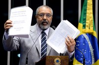 Paim pede a Temer que retire reformas do Congresso e negocie com a sociedade