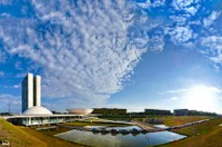 Projeto da LDO prevê déficit de R$ 131 bi, crescimento de 2,5% e mínimo de R$ 979