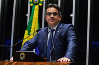 Ciro Nogueira homenageia ex-governador do Piauí