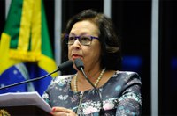 Lídice da Mata critica tratamento dado à alfabetização na Base Nacional Comum Curricular