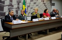 Senadores defendem regulamentação da profissão de esteticistas e cosmetólogos