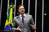 Acir Gurgacz cobra votação do fim do foro privilegiado