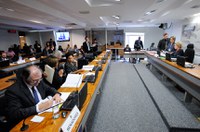 CAS aprova destinação de metade de royalties de minérios a saúde e educação